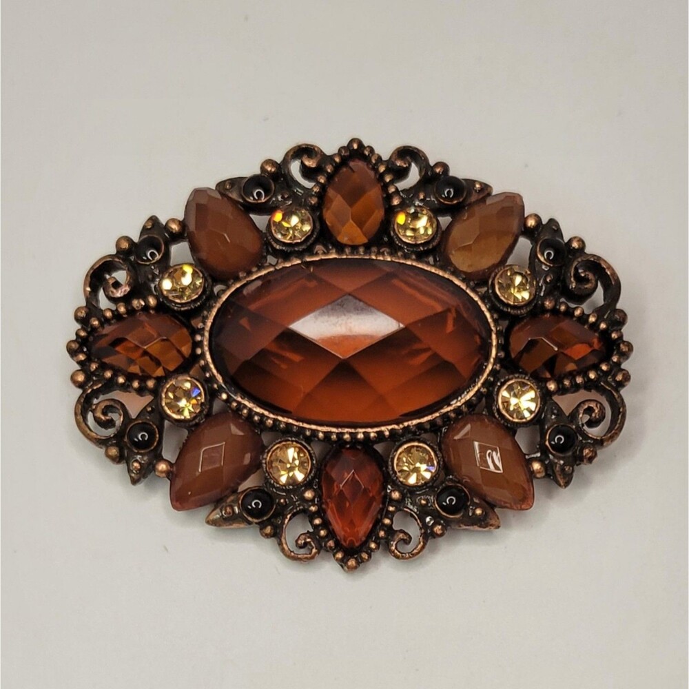 ▪︎1928 Brooch